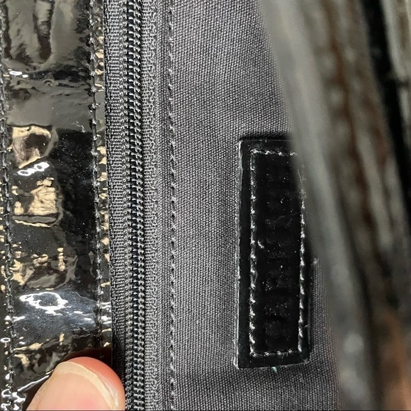 Tarnish Patent Black Wallet Clutch 13 Card Zipper Trim Detail - Picture 8 of 11